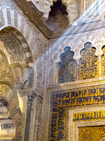 Mezquita - Rays, Arches and Mosaics